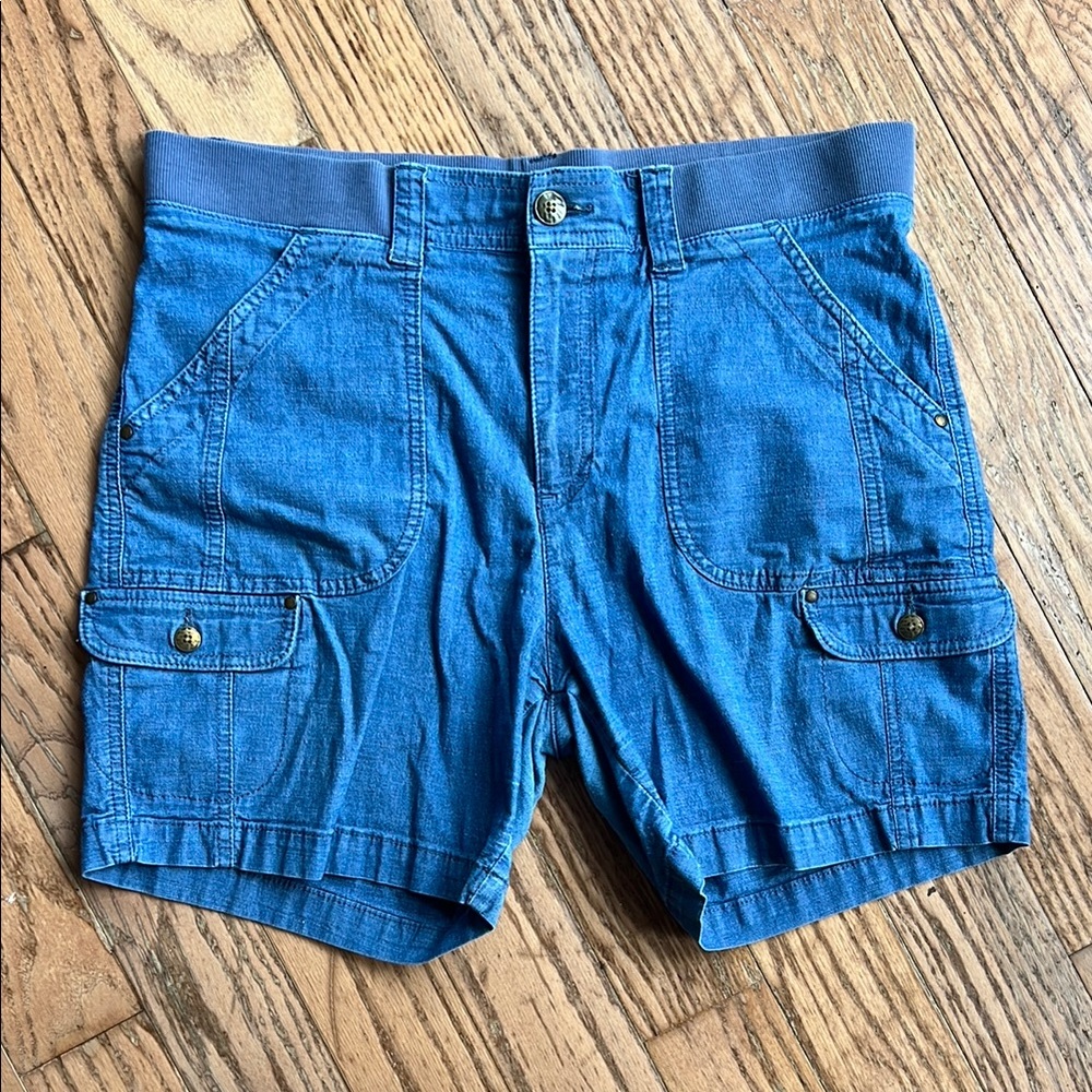 Lee Blue Cargo Shorts with Relaxed Fit and Cotton Comfort